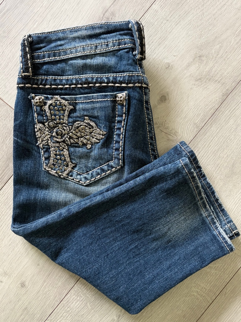 Miss Me CAPRI Embellished Women's Jeans 27